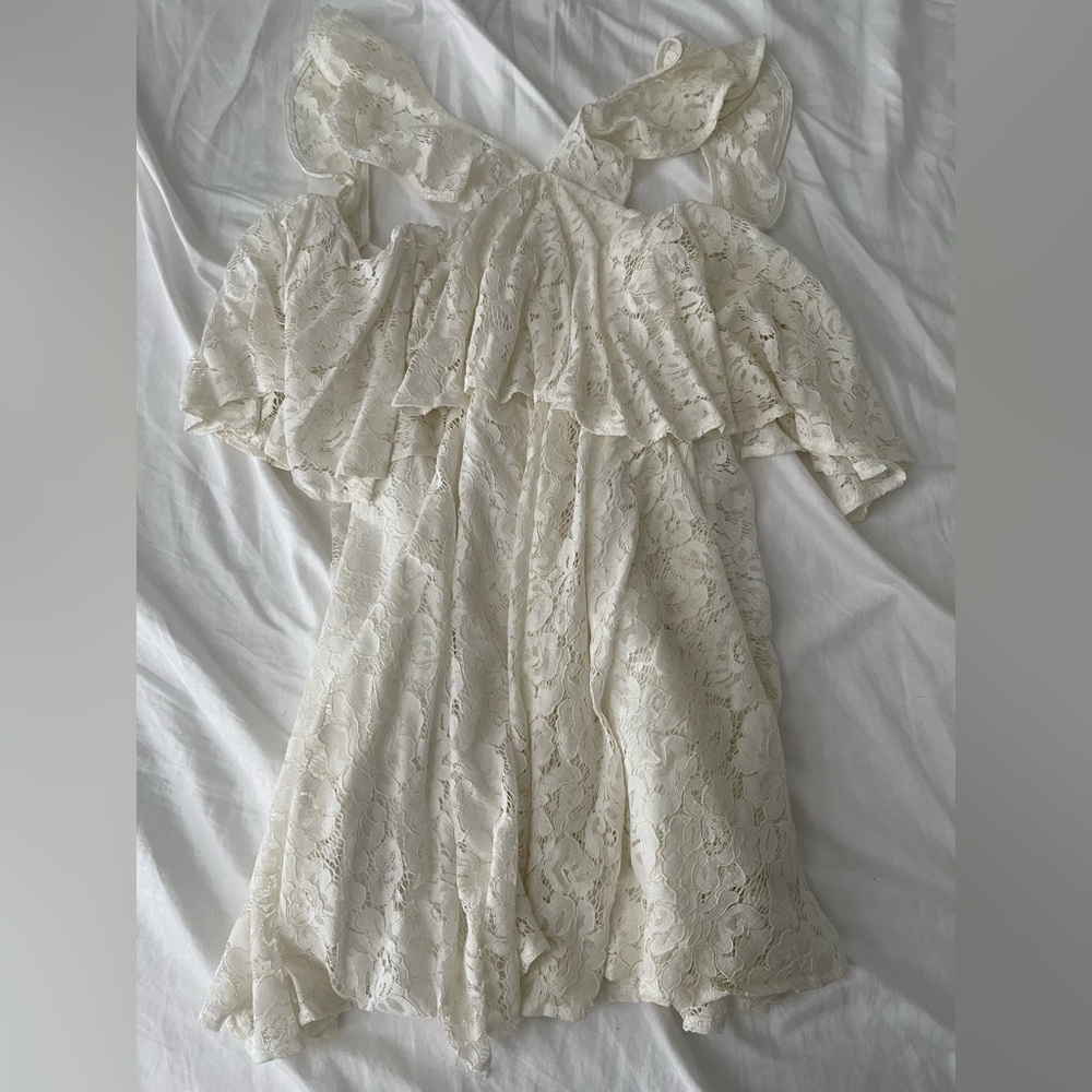 Olivaceous Elegant White Lace Dress size small